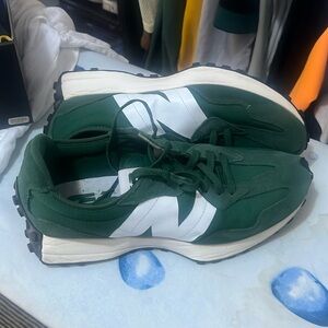 New Balance 327